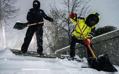  Zahlreiche Staaten haben den Notstand ausgerufen, um, falls notwendig, deutlich schneller Hilfsgelder und Personal mobilisieren zu können.  - Foto: Julia Demaree Nikhinson/AP/dpa