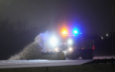 Der Wintereinbruch bringt das öffentliche Leben in vielen US-Bundesstaaten durcheinander.  - Foto: Julio Cortez/AP/dpa