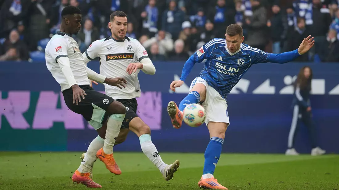 Nicht nur bei seinem Tor zeigte Dzeko seine Klasse. - Bild: Bernd Thissen/dpa