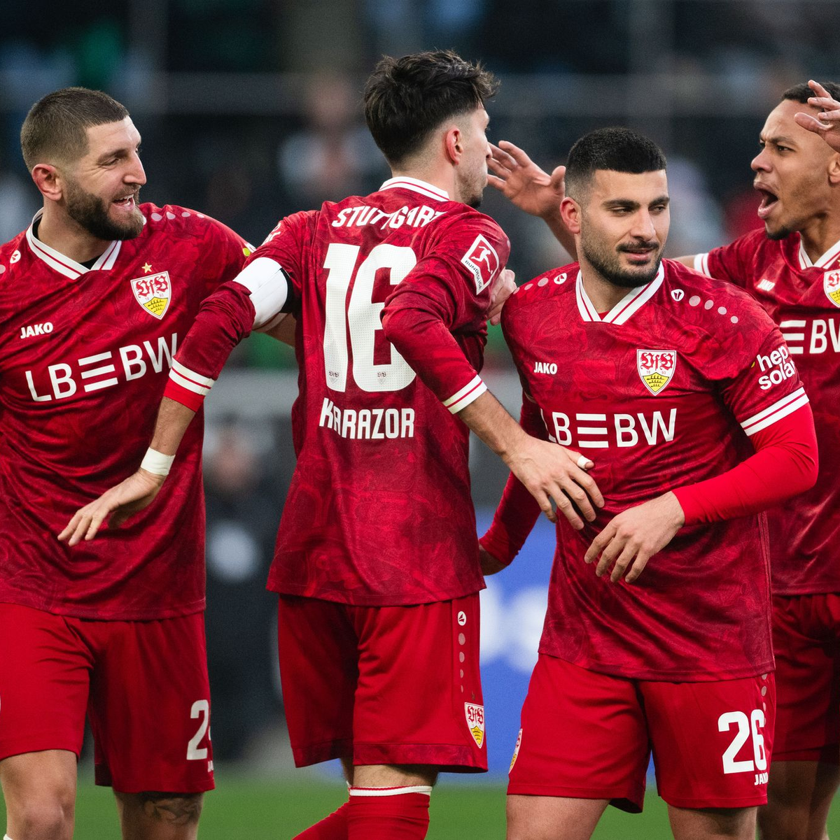 Der VfB Stuttgart jubelt auch in Mönchengladbach. - Foto: Marius Becker/dpa