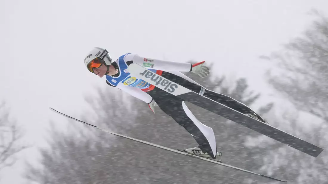 Domen Prevc sorgte mit einem kuriosen Skiverlust für Aufsehen. - Bild: Karl-Josef Hildenbrand/dpa