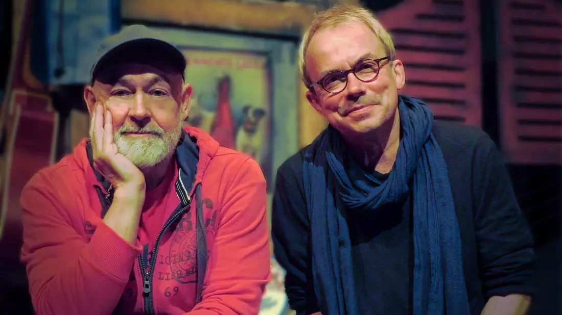 Seit Anfang der 80er-Jahre bildeten Henni Nachtsheim (rechts) und Gerd Knebel das Komiker-Duo Badesalz. (Archivbild) - Bild: Gaby Bresslein/Badesalz/dpa