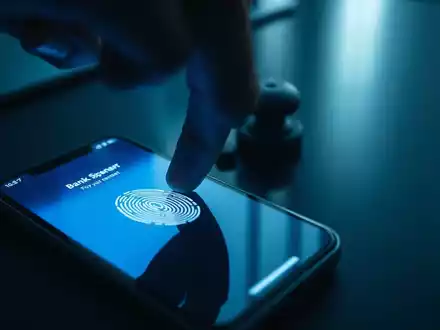 Betrüger kapern biometrische Bank-Freigaben - Foto: über boerse-global.de