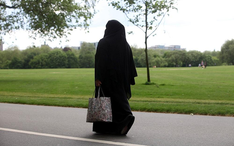 Frau mit Burka (Archiv) - Foto: via dts Nachrichtenagentur