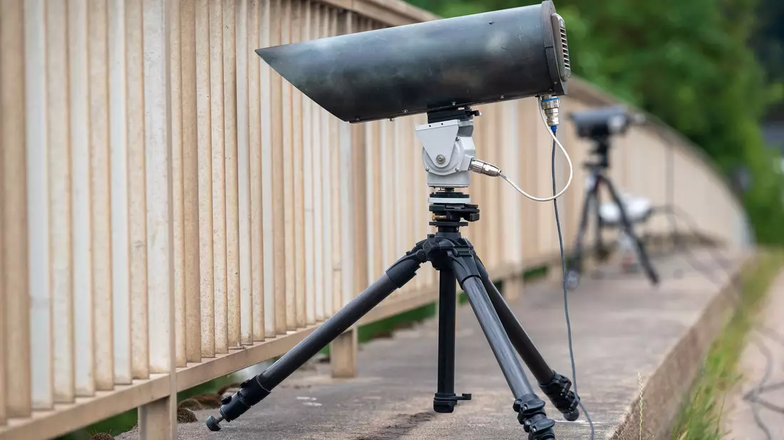 Die sogenannten Monocams, die illegale Handynutzung erkennen sollen, werden in Rheinland-Pfalz eingesetzt. (Archivbild) - Bild: Harald Tittel/dpa