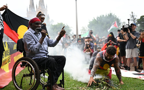Die indigenen Australier werden bis heute benachteiligt. - Foto: Dean Lewins/AAP/dpa