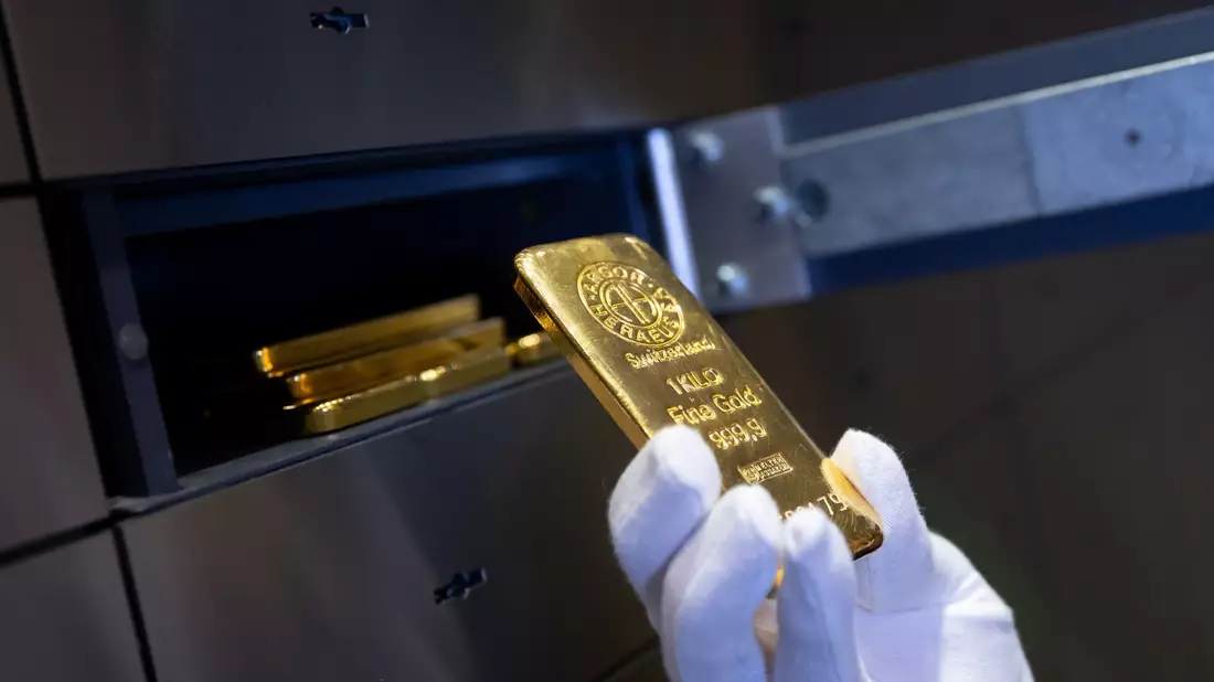 Gold gilt vielen Anlegern als sicherer Hafen in Zeiten politischer Krisen (Archivbild) - Bild: Sven Hoppe/dpa/dpa-tmn