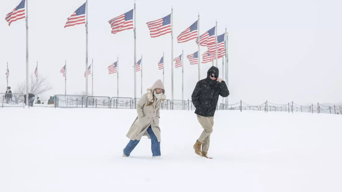 Der Winter hat die USA weitgehend in Griff. In mehreren Bundesstaaten forderten eisige Kälte und Sturm bereits Tote.  - Bild: Mehmet Eser/ZUMA Press Wire/dpa