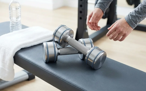 Bankdrücken wird 60+: Krafttraining revolutioniert Seniorensport - Foto: über boerse-global.de