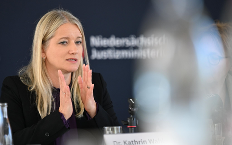 Niedersachsens Justizministerin Kathrin Wahlmann (SPD) tritt für ein Verbot von Voyeuraufnahmen ein. (Archivbild) - Foto: Shireen Broszies/dpa
