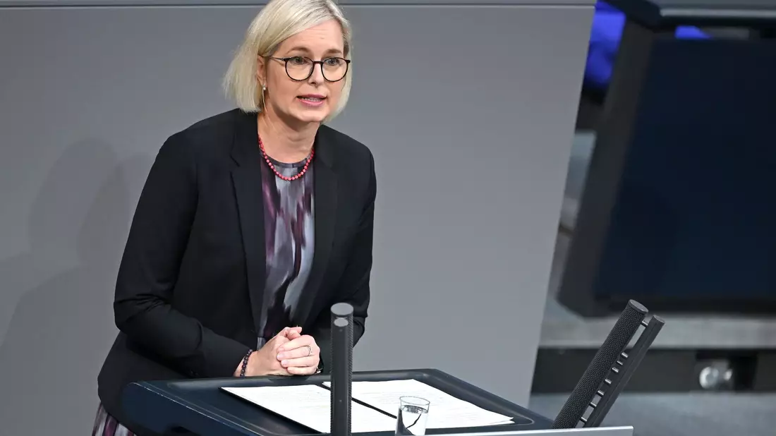 Christiane Schenderlein (CDU), Staatsministerin für Sport und Ehrenamt - die Bundesregierung überlässt die Diskussion über einen möglichen WM-Boykott dem Sport und betont dessen Autonomie (Archivbild) - Bild: Elisa Schu/dpa