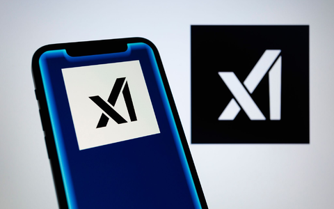 Bei xAI wurde der Chatbot Grok entwickelt, der unter anderem über die Online-Plattform X verfügbar ist. (Symbolbild) - Foto: Andre M. Chang/ZUMA Press Wire/dpa