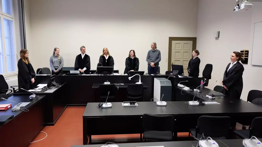 Die 40-Jährige muss dauerhaft in die Psychiatrie.  - Bild: Georg Wendt/dpa
