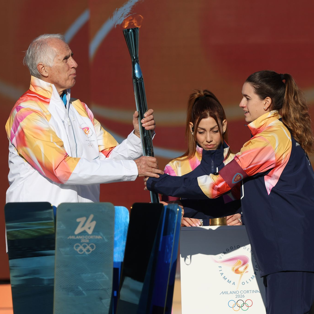 Die Fackel tourt seit Dezember durch Italien. (Archivbild) - Foto: Marco Iacobucci/IPA via ZUMA Press/dpa