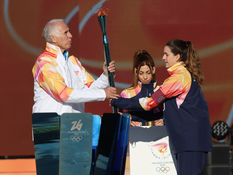 Die Fackel tourt seit Dezember durch Italien. (Archivbild) - Foto: Marco Iacobucci/IPA via ZUMA Press/dpa
