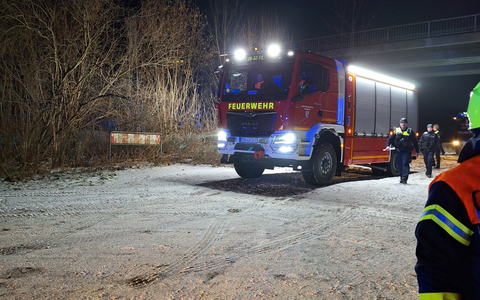 FW-ROW: Schwerer Bahnunfall während laufendem Autobahneinsatz - Foto: presseportal.de