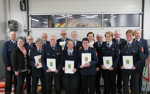 FW Wathlingen: Jahreshauptversammlung des Feuerwehrmusikzuges Adelheidsdorf - Feuerwehrmusikerinnen und -musiker erhielten neue Ausbildungs- und Funktionsabzeichen - Foto: presseportal.de