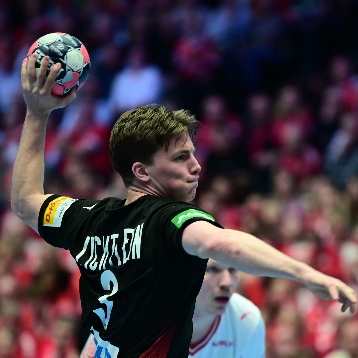 Warf wieder die Siebenmeter: Nils Lichtlein. - Foto: Sina Schuldt/dpa