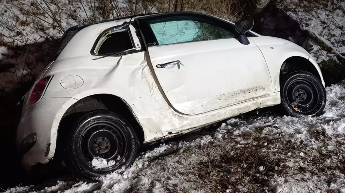 FW-OLL: Verkehrsunfall mit eingeklemmter Person in Achternmeer - Bild: presseportal.de