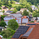 Bundeswirtschaftsministerin Katherina Reiche (CDU) will neue, kleine Solaranlagen künftig nicht mehr staatlich fördern. Beschlossen ist das in der Koalition noch nicht. (Symbolbild) - Foto: David Inderlied/dpa