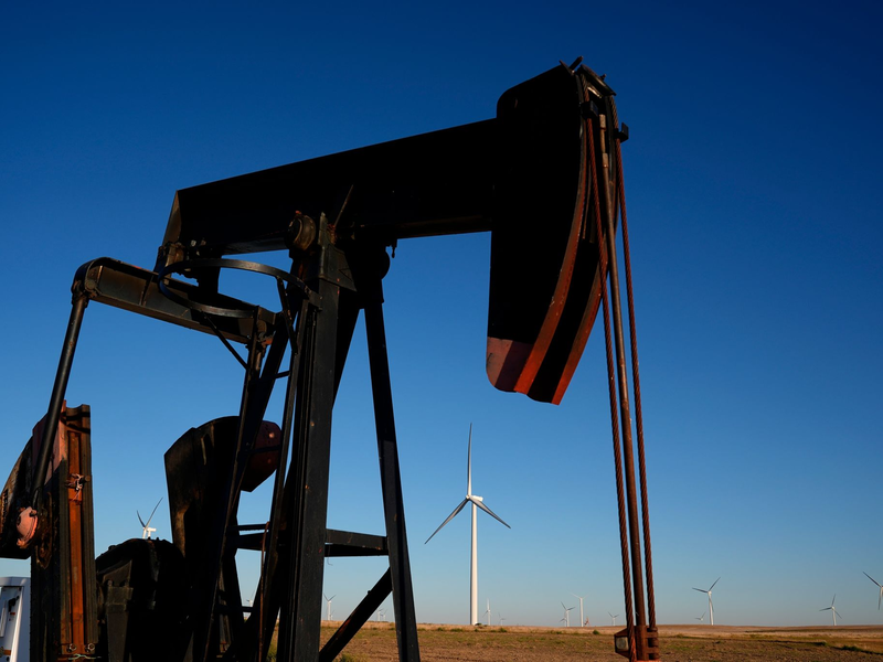 Die USA sind der größte Öl- und Gasproduzent weltweit - und befeuern auch damit die Erderwärmung. - Foto: Charlie Riedel/AP/dpa