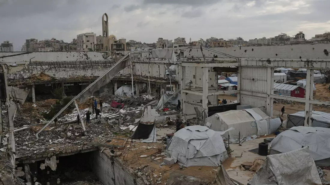 Der Gazastreifen ist nach zwei Kriegsjahren großflächig zerstört. (Archivbild) - Bild: Jehad Alshrafi/AP/dpa