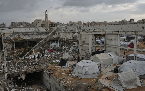 Der Gazastreifen ist nach zwei Kriegsjahren großflächig zerstört. (Archivbild) - Foto: Jehad Alshrafi/AP/dpa