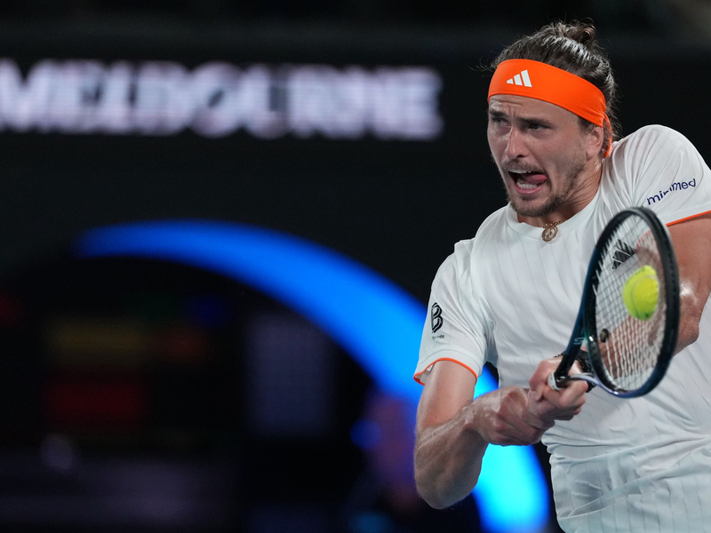 Alexander Zverev steht bei den Australian Open im Halbfinale. - Foto: Asanka Brendon Ratnayake/AP/dpa