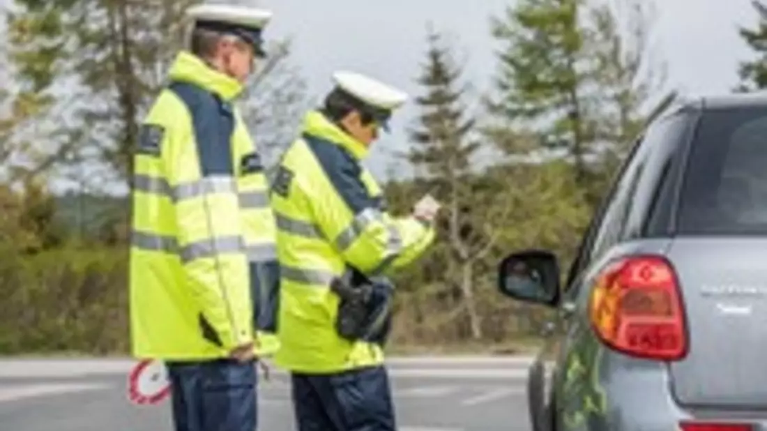 BPOL NRW: Täuschung mit gefälschten Urkunden kommt einem Mann bei Kontrolle durch Bundespolizei teuer zu stehen - Bild: presseportal.de