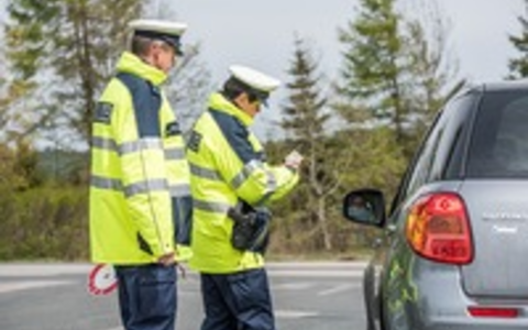 BPOL NRW: Täuschung mit gefälschten Urkunden kommt einem Mann bei Kontrolle durch Bundespolizei teuer zu stehen - Foto: presseportal.de