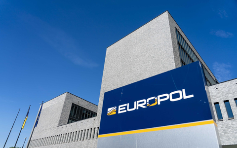 Die EU-Polizeibehörde Europol informiert über Drogenkriminalität. - Foto: Jerry Lampen/anp/dpa