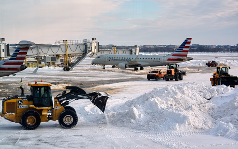 Am Wochenende waren Tausende Flüge ausgefallen. - Foto: Julia Nikhinson/AP/dpa