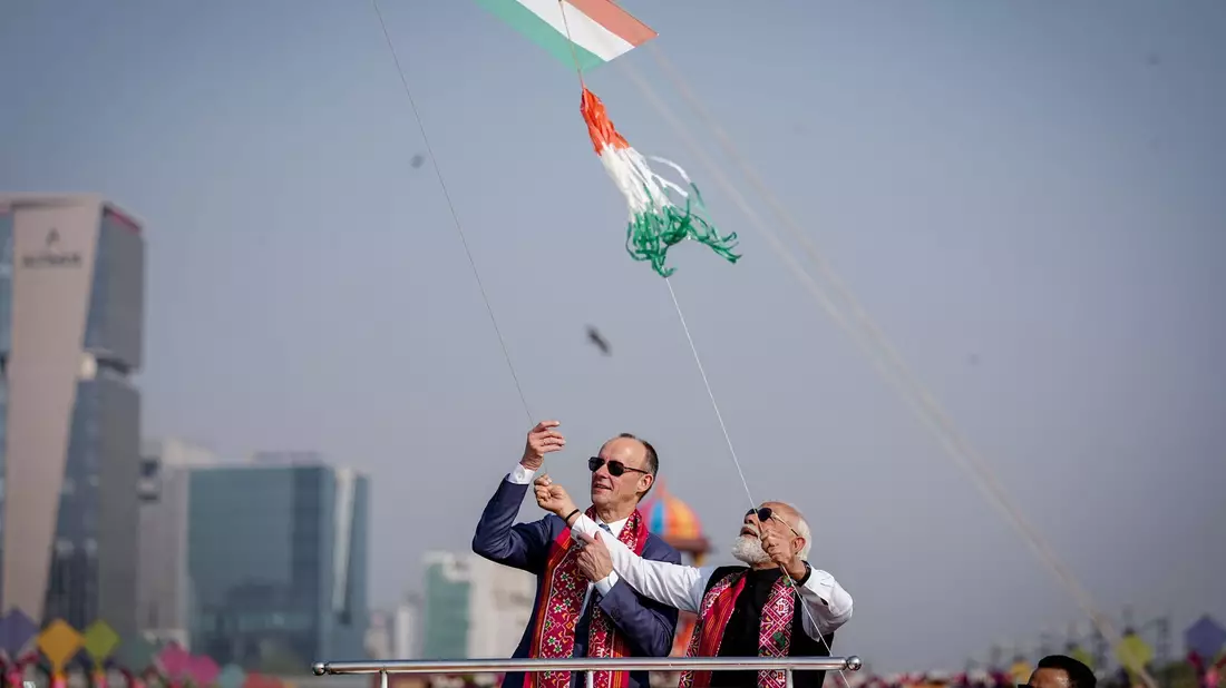 Bundeskanzler Friedrich Merz warb bei seinem jüngsten Indien-Besuch für einen schnellen Abschluss des Abkommens. (Archivbild) - Bild: Kay Nietfeld/dpa