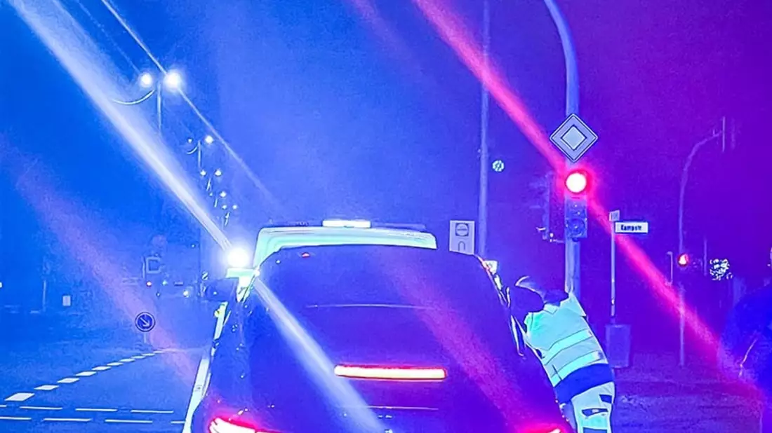 POL-DU: Alt-Hamborn: Fahranfängerin mit Auto ohne Versicherungsschutz unterwegs - Anzeige - Bild: presseportal.de