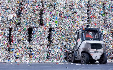 Massen an Plastikmüll entstehen in Deutschland jedes Jahr - ein großer Teil davon wird recycelt. - Foto: Rolf Vennenbernd/dpa