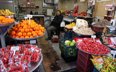 Mit einem Angriff verbinden manche Iraner die Hoffnung, dass sich im Land grundlegend etwas ändert. (Archivbild) - Foto: Vahid Salemi/AP/dpa