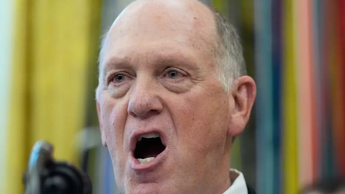 Tom Homan wird vor allem mit der umstrittenen Praxis der Trennung von Eltern und Kindern durch Einwanderungsbehörden in Verbindung gebracht. (Archivfoto) - Bild: Alex Brandon/AP/dpa