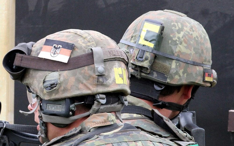 Bundeswehr-Helme (Archiv) - Foto: via dts Nachrichtenagentur