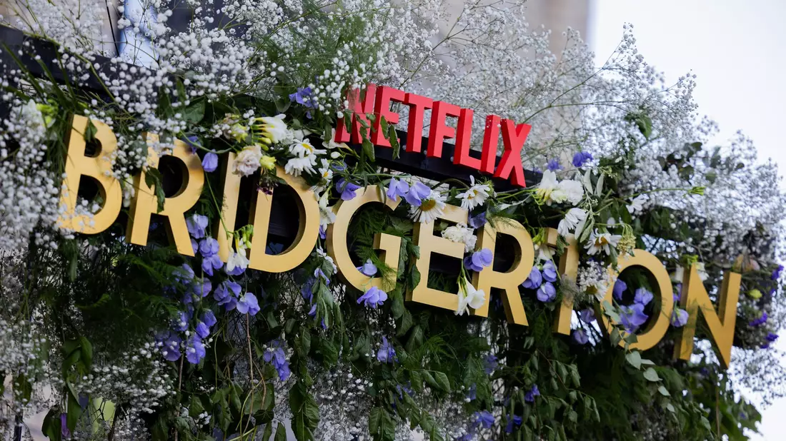 Die ersten Folgen der neuen «Bridgerton»-Staffel starten bald. (Symbolbild) - Bild: Rolf Vennenbernd/dpa