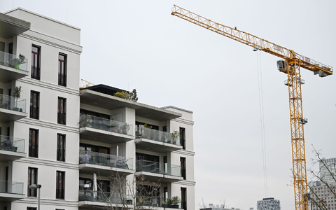 Wenig Wohnraum, hohe Mieten: Beim stockenden Wohnungsbau ist Besserung in Sicht (Archivbild) - Foto: Michael Brandt/dpa