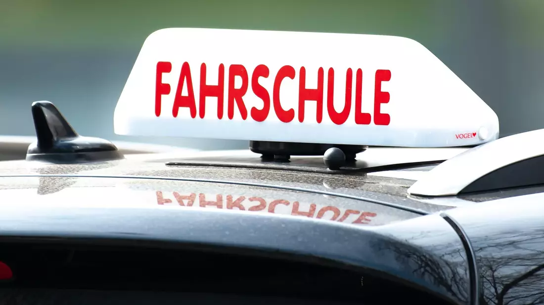 Sonderfahrten könnten künftig weniger werden. (Symbolbild) - Bild: Swen Pförtner/dpa