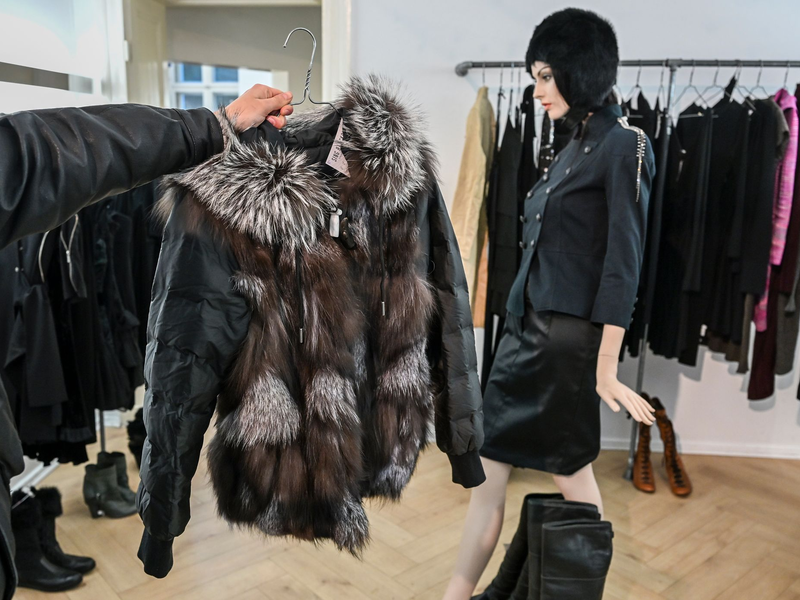 Pelze sind wieder salonfähig - vor allem, wenn es gebrauchte Stücke sind.  - Foto: Jens Kalaene/dpa