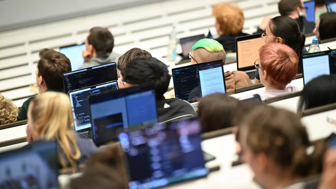 Informatik-Vorlesung in Tübingen - Bild: Bernd Weißbrod/dpa