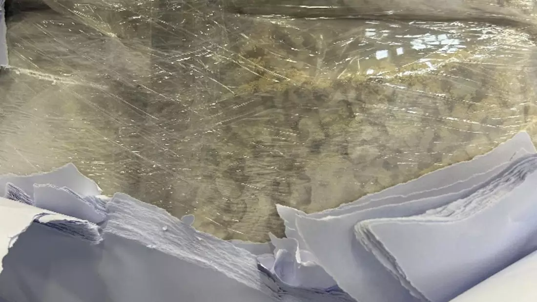 ZOLL-H: ZOLL stellt 400 Kilogramm Heroin im Hamburger Hafen sicher/Wert des Heroins von ca. 32 Millionen Euro, Durchsuchungen von Wohn- und Geschäftsräumen in Bremen, Bremerhaven und Osterholz-Scharmbeck - Bild: presseportal.de