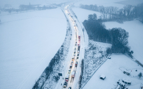 Über den Tag fällt laut dem DWD zunächst Regen im Westen, Südwesten und in Teilen der Mitte.  - Foto: Christoph Reichwein/dpa