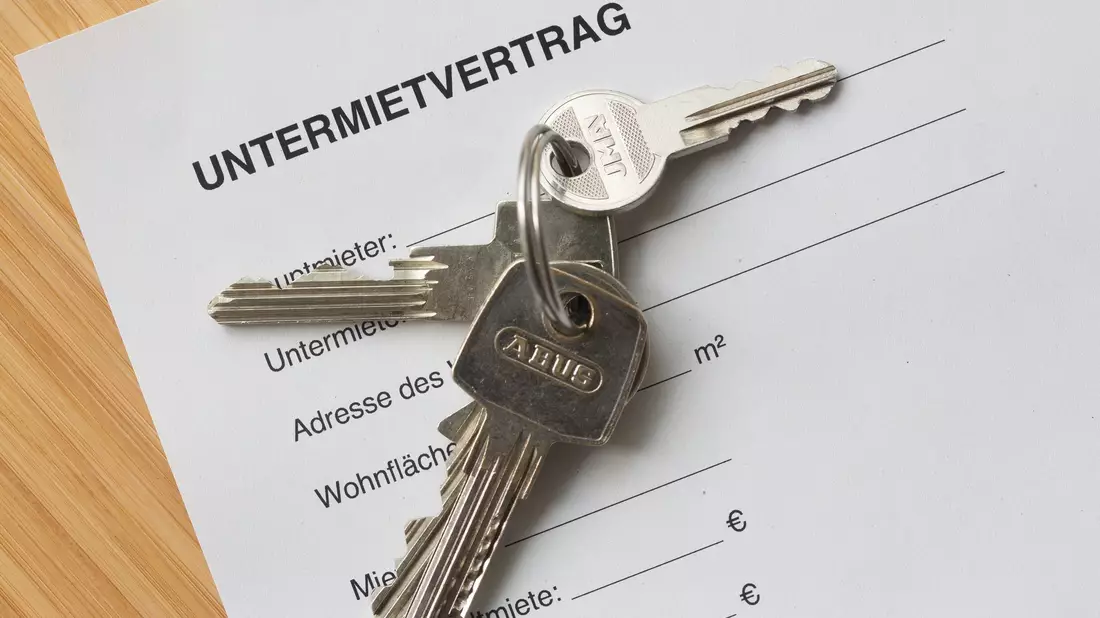 Der BGH hat sich mit der Frage befasst, ob ein Vermieter einen Wohnraummietvertrag kündigen darf, wenn der Mieter die Wohnung gewinnbringend untervermietet. (Symbolbild) - Bild: Fernando Gutierrez-Juarez/dpa