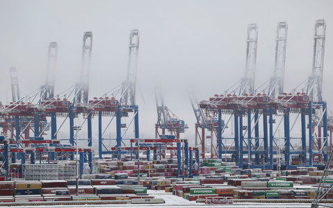 Frostige Zeiten für die deutsche Wirtschaft - Wachstumsprognose für dieses Jahr gesenkt. (Symbolbild) - Foto: Christian Charisius/dpa