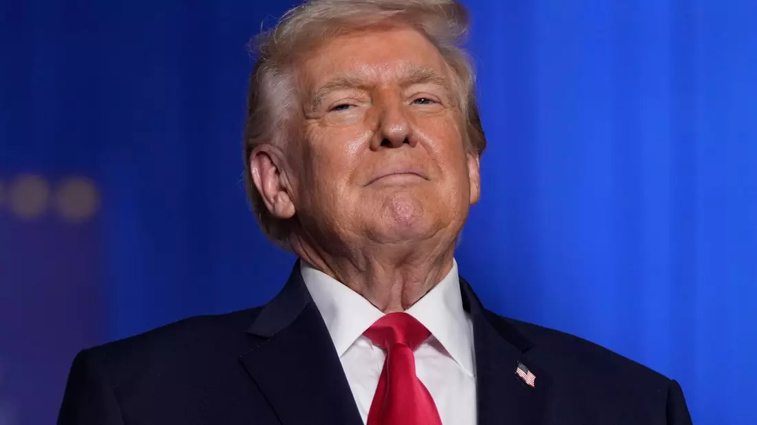 Laut US-Präsident Trump segelt eine «Armada» Richtung Iran.  - Bild: Mark Schiefelbein/AP/dpa