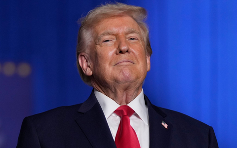 Laut US-Präsident Trump segelt eine «Armada» Richtung Iran.  - Foto: Mark Schiefelbein/AP/dpa