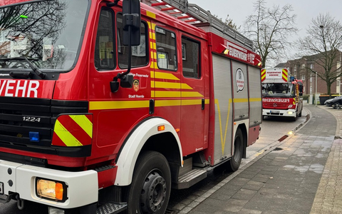 FW Voerde: Zimmerbrand in Mehrfamilienhaus - Foto: presseportal.de